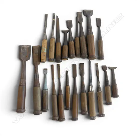 21 OLD JAPANESE HCS CARPENTERS CHISELS