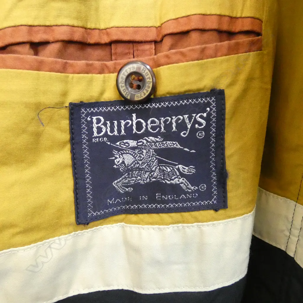 BURBERRYS REVERSABLEJACKET LARGE Image 1++