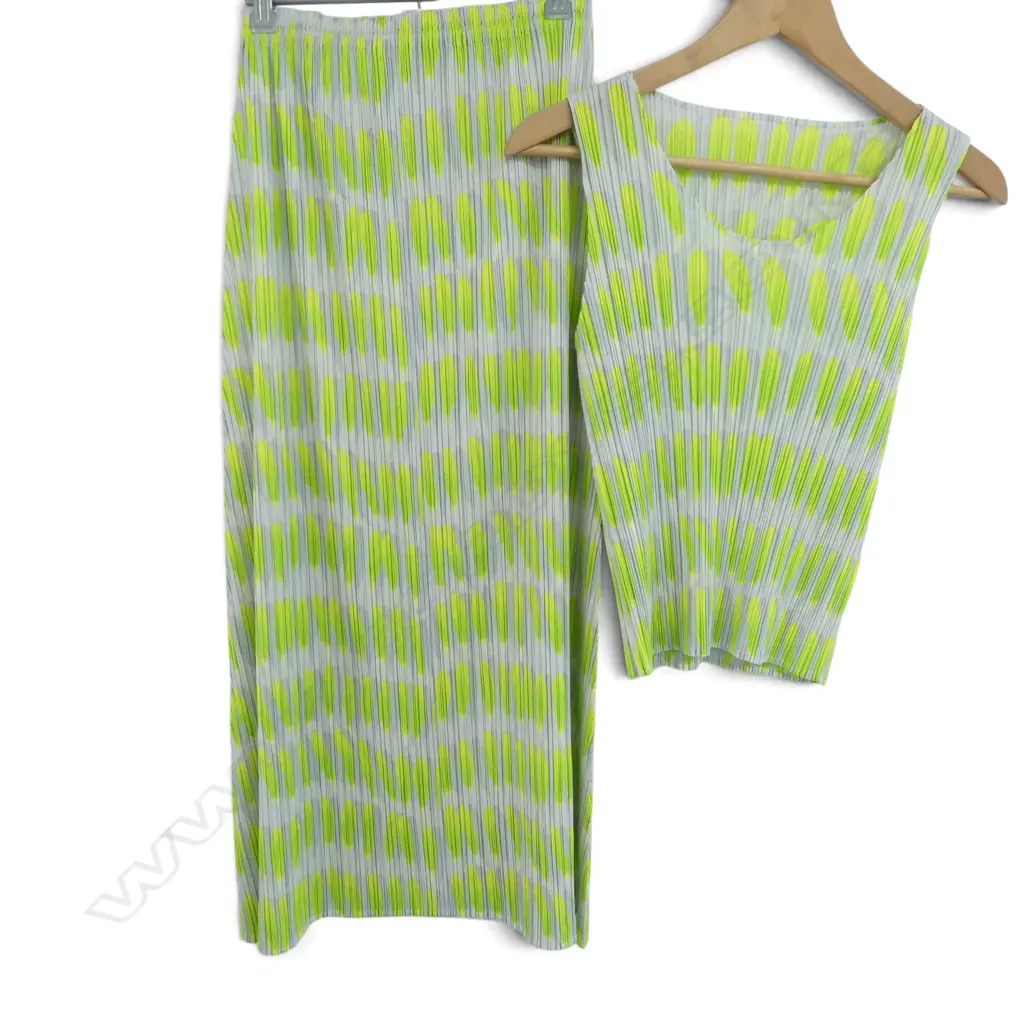 ISSEY MIYAKE PLEATS PLEASE SKIRT & TOP Image 1++