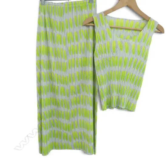 ISSEY MIYAKE PLEATS PLEASE SKIRT & TOP