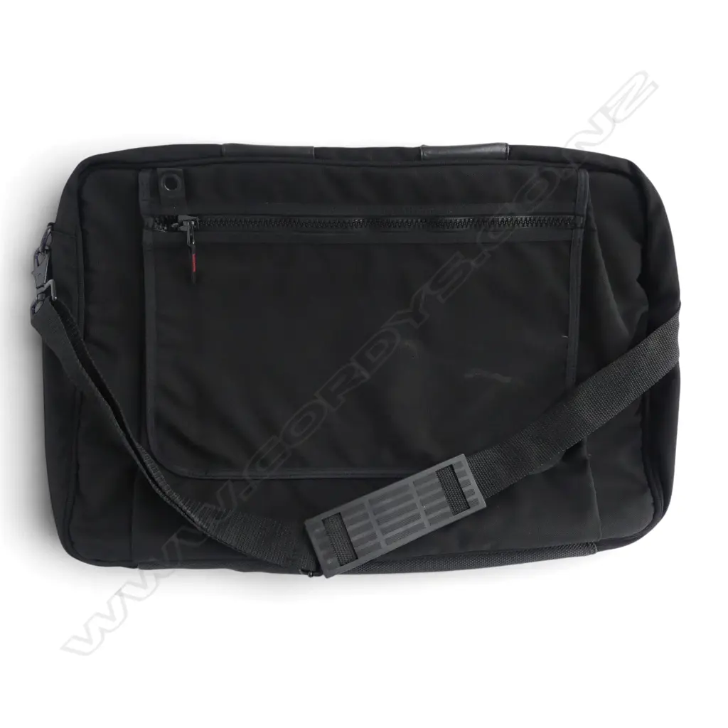 BLACK TRAVEL BAG Image 1++