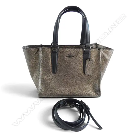COACH METALLIC GOLD HANDBAG, shoulder strap, unused w dust bag, 300x180x30mm