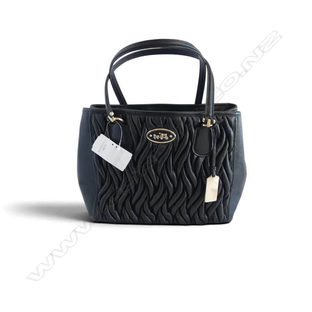 COACH BLK SCRUNCHED LEATHER HANDBAG, unused, 250x300x150mm Image 1++