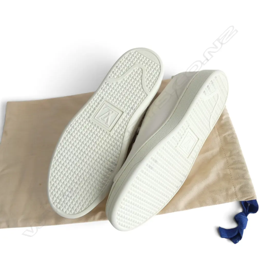 PR LOUIS VUITTON WHITE FRONTRO SNEAKERS women size 35 1/2, w. receipt Image 1++