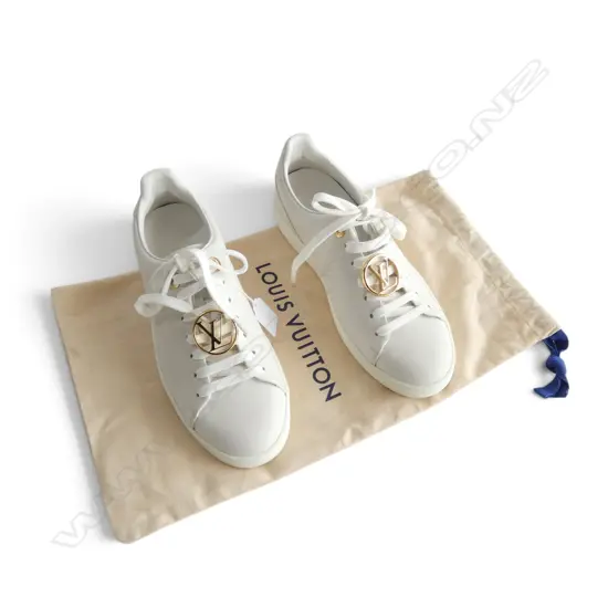 PR LOUIS VUITTON WHITE FRONTRO SNEAKERS women size 35 1/2, w. receipt