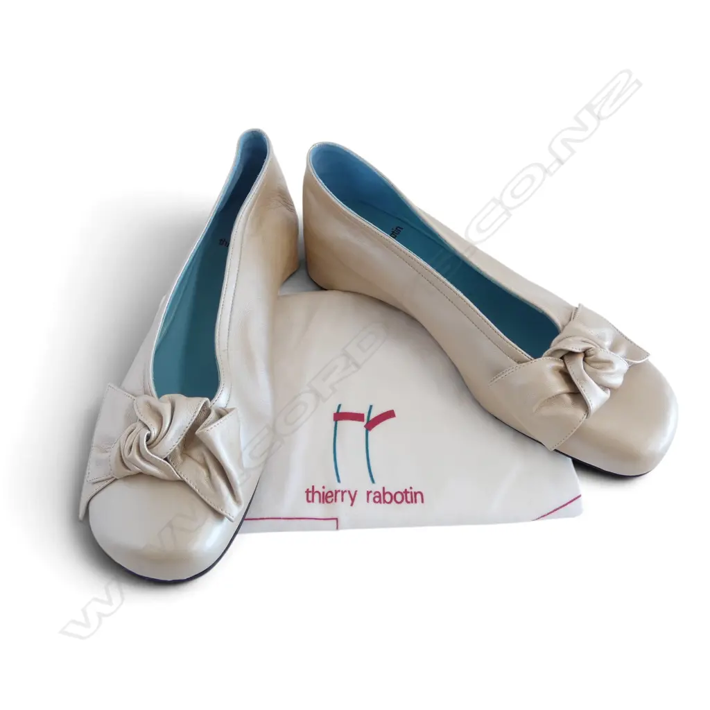 PR ITALIAN THIERRY REBOTIN SHOES, SZ W41, pearl lustre, unworn condition, ex SCARPA Image 1++