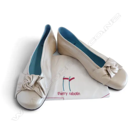 PR ITALIAN THIERRY REBOTIN SHOES, SZ W41, pearl lustre, unworn condition, ex SCARPA