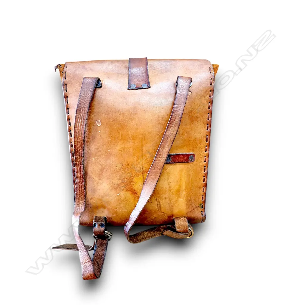 VINTAGE LEATHER BAG FOLD-OVER FLAP W A CENTRAL BUCKLE STRAP, TWO FRONT UTILITY POCKETS W HEAVY HAND-STITCHE 440 mm Image 1++
