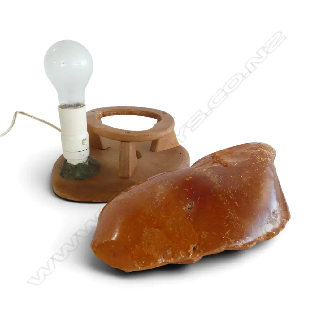 POLISHED KAURI GUM WEIGHING 1.4 KGS WITH HOME MADE LAMP BASE Image 1++