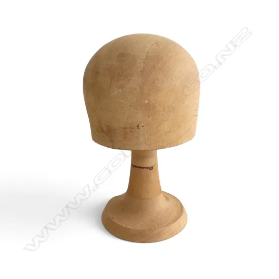 VINTAGE HAT BLOCK  21 1/2 H.280mm