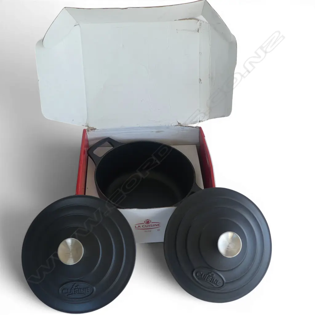 MODERN LA CUISINE BLACK ENAMELLED CAST IRON LGE COOKING POT Dia.240mm. Original box. 2 lids Image 1++