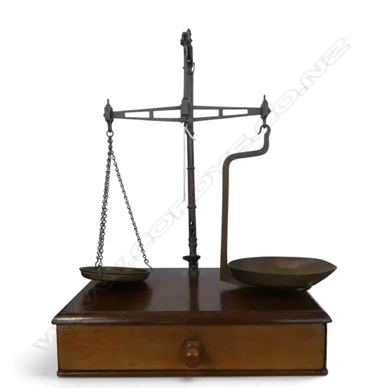 ANTIQUE SCALES 355x195x495mm + WEIGHTS IN DRAWER