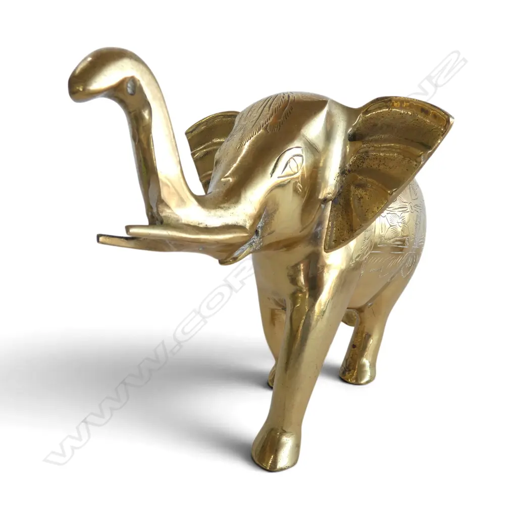 BRASS ELEPHANT w. engraved decoration H.170mm Image 1++