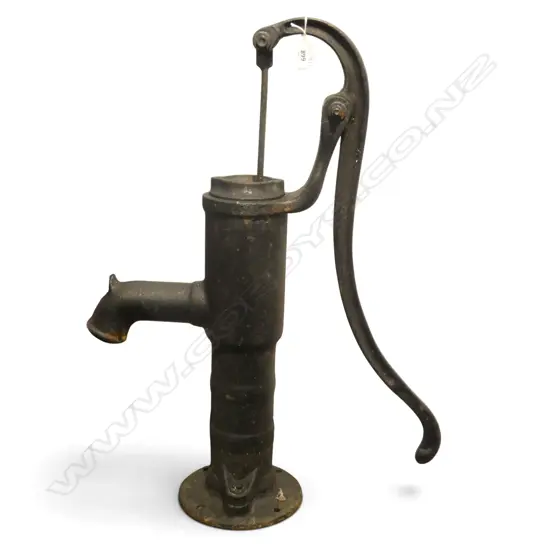 VINTAGE CAST IRON MANUAL WATER PUMP H.650mm
