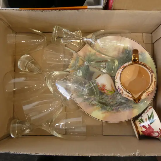 DOULTON PLATE & VASE, 7 WINE GLASSES, 2 PCES WADE