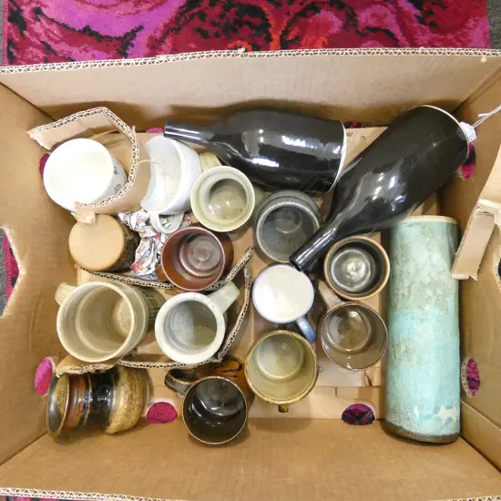 COLLECTION OF NEW ZEALAND STUDIO POTTERY MUGS etc
