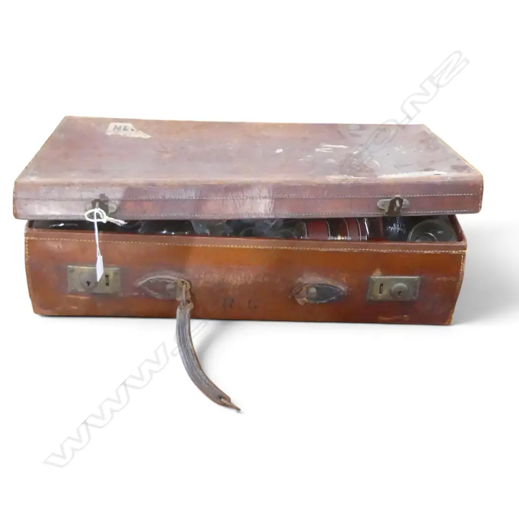 VINTAGE LEATHER SUITCASE W.650mm w. ASST. DRINKING GLASSES Image 1++