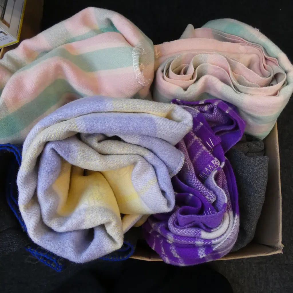 WOOL BLANKETS Image 1++