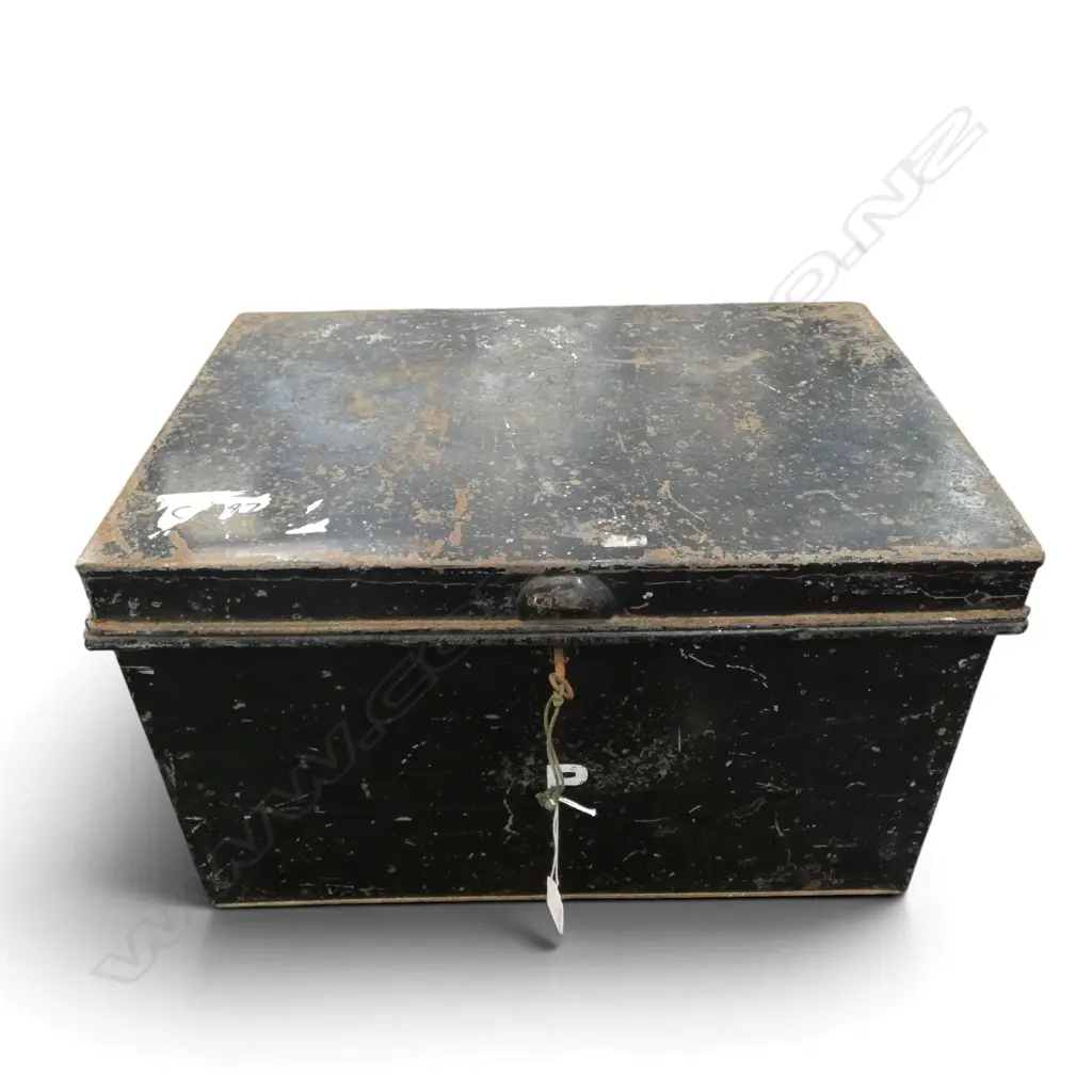 BLACK METAL TRUNK W.490mm + SILVER PLATE CONTENTS Image 1++