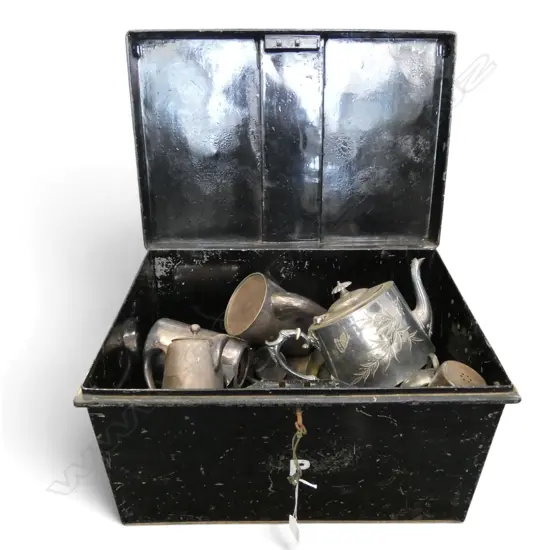 BLACK METAL TRUNK W.490mm + SILVER PLATE CONTENTS