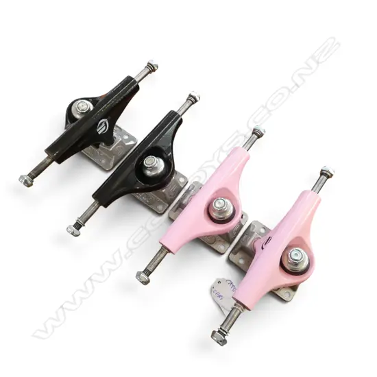 2 PRS OF SKATEBOARD TRUCKS 