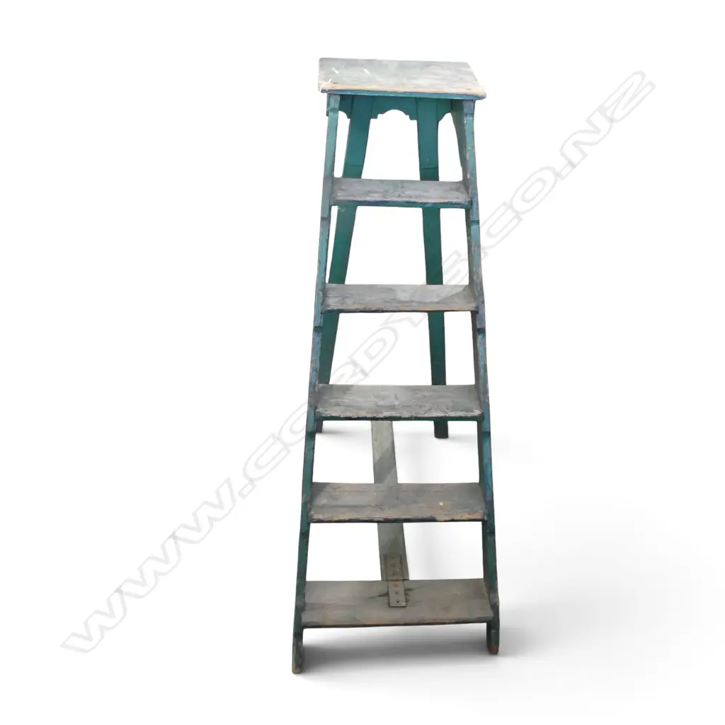 GREEN PAINTED WOODEN LADDER H.1280mm Image 1++