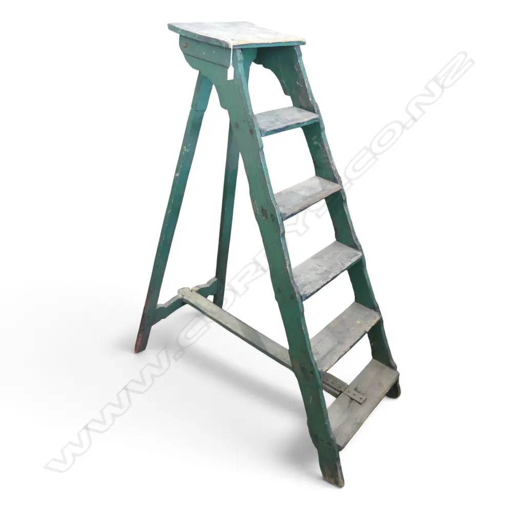 GREEN PAINTED WOODEN LADDER H.1280mm Image 1++