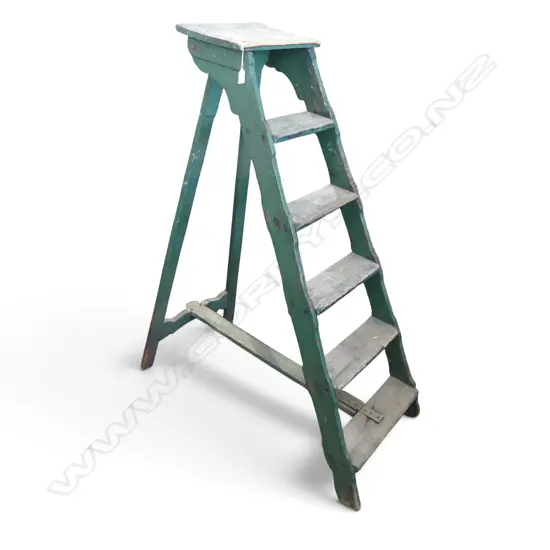 GREEN PAINTED WOODEN LADDER H.1280mm