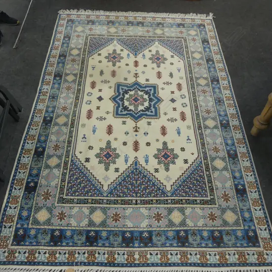 HAND KNOTTED WOOL PILE RUG 2400x1600mm