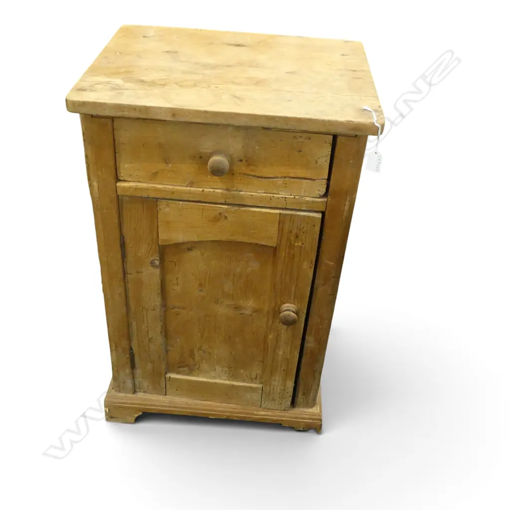 ANTIQUE PINE BEDSIDE CABINET 500x400x800mm Image 1++