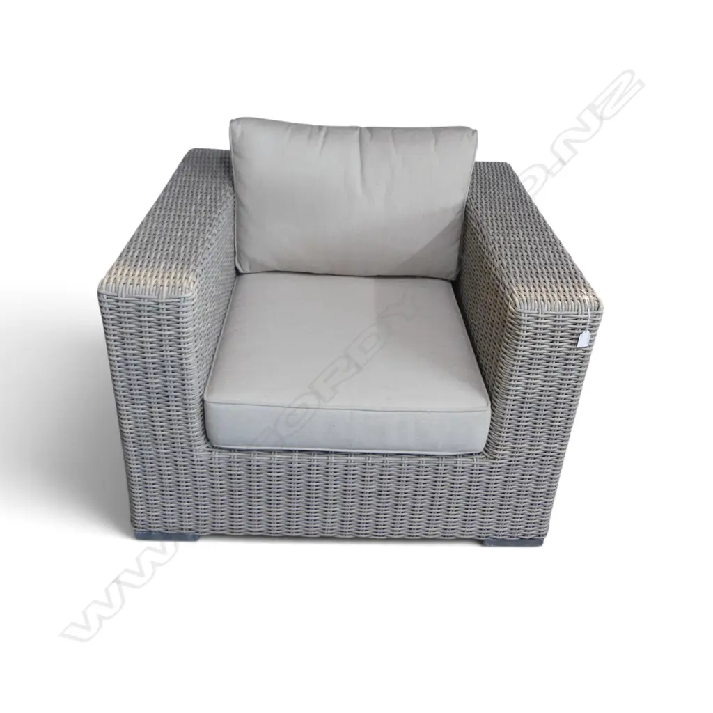 PR LG CANE OUTDOOR ARMCHAIRS w. FOOTSTOOL & cushions 980x950x680mm Image 1++