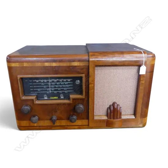 VINTAGE COLUMBUS TABLE RADIO MODEL 75 c.1940 W.610mm