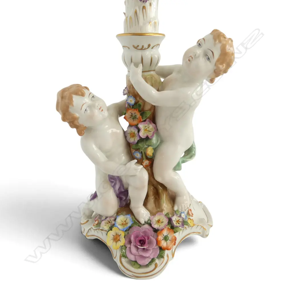 DRESDON CHINA PUTTI 5 BRANCH TABLE CENTER PIECE CANDELABRA H580 DIA380MM Image 1++