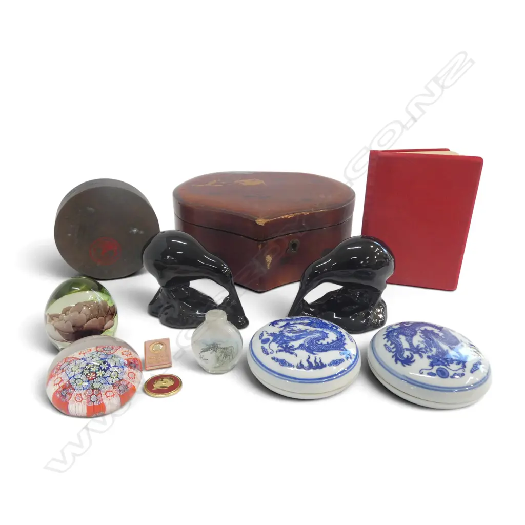 ASST. ORIENTAL BITS, KIWI SALT & PEPPER, 2 ART GLASS PAPERWEIGHTS  Image 1++