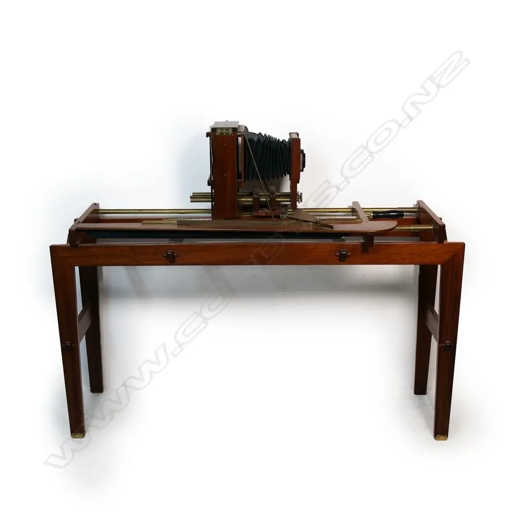 An uncommon early 20thC photographic enlarger, Image 1++