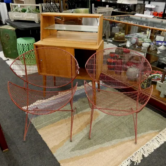 PR RETRO / MID CENTURY RED METAL PATIO CHAIRS