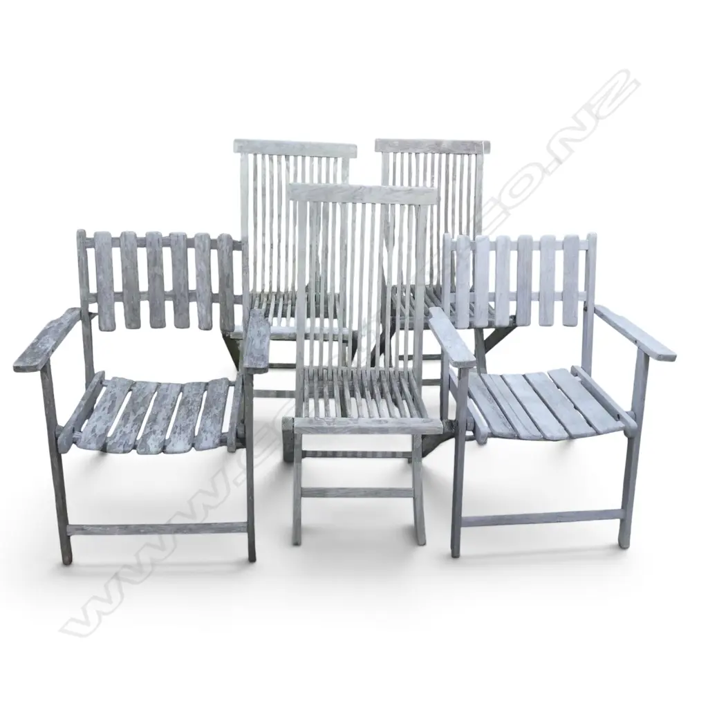 5 WOODEN OUTDOOR FOLDING CHAIRS Image 1++