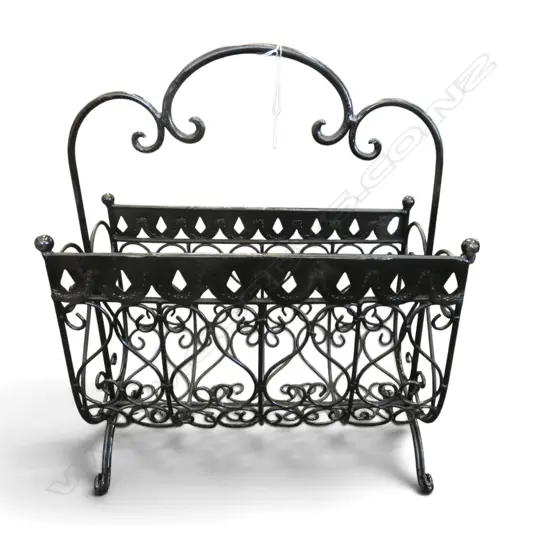 BLACK METAL MAGAZINE RACK W.425mm