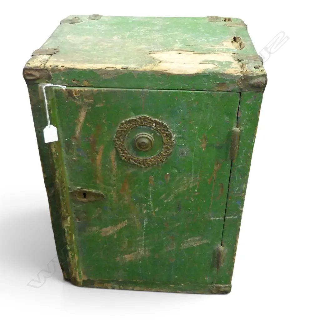 VINTAGE GREEN PAINTED WOODEN SAFE 440x340x610mm Image 1++