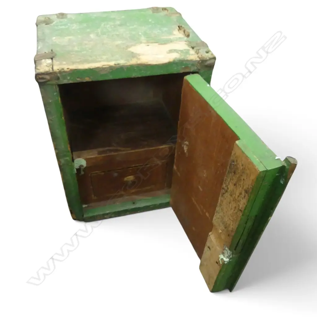 VINTAGE GREEN PAINTED WOODEN SAFE 440x340x610mm Image 1++