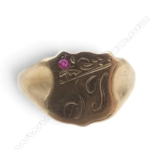 9CT  SMALL SIGNET RING, 1.4gms SIZE K