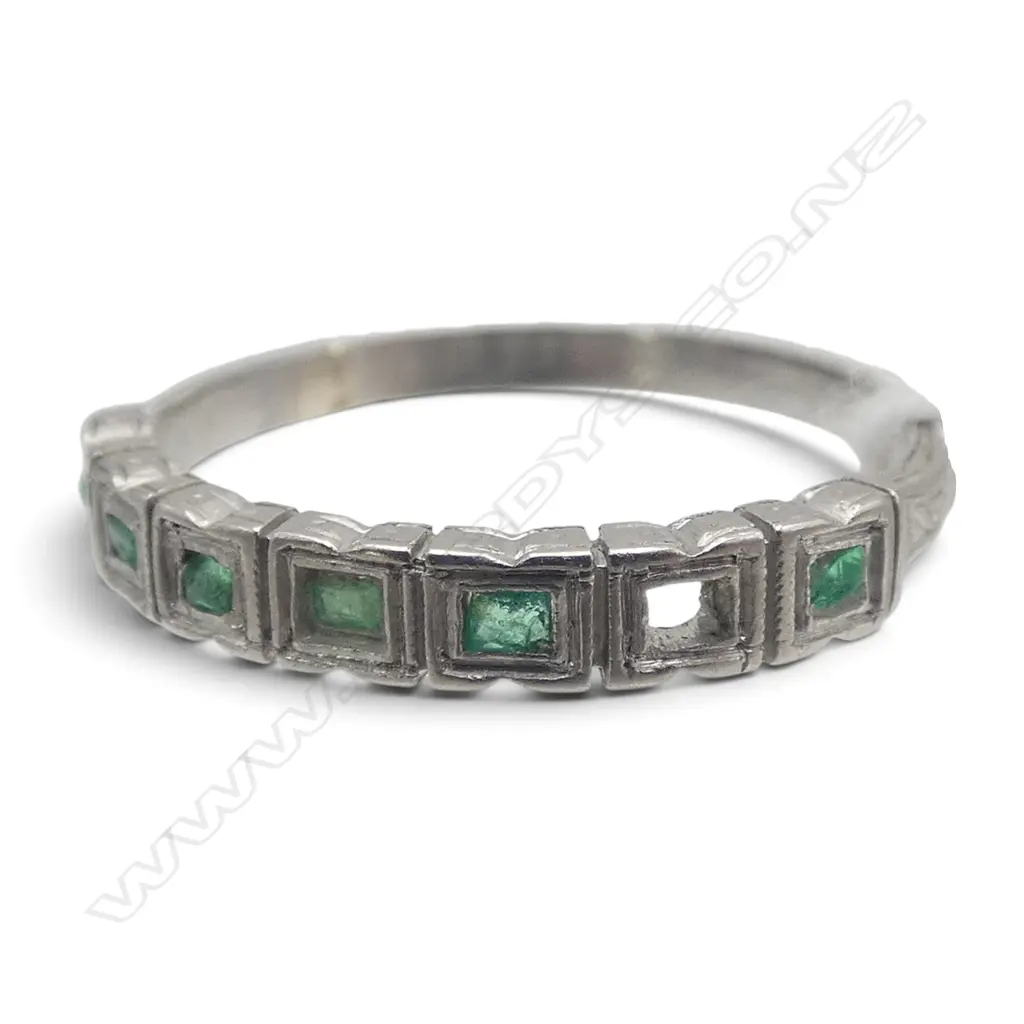PLATINUM RING faults to all stones 2.52gms SIZE M1/2 Image 1++