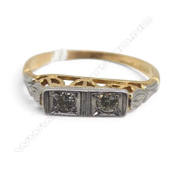18ct GOLD & 2 STONE DIAMOND RING 1.85gms SIZE K1/2
