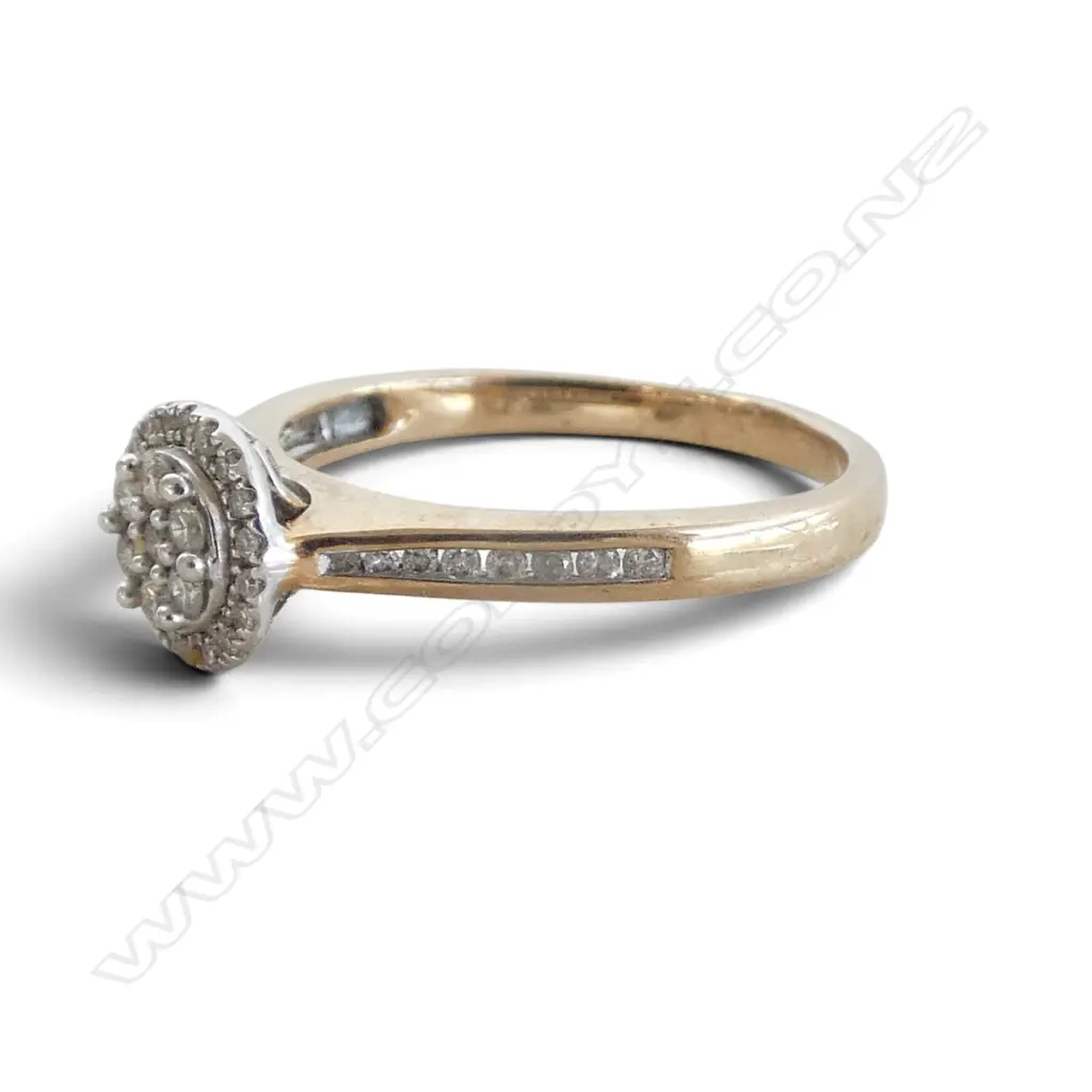 9ct YELLOW GOLD 42 DIAMOND CLUSTER RING TWD. 0.25ct.  Size N. With valuation $1350. 2.6gms. Image 1++
