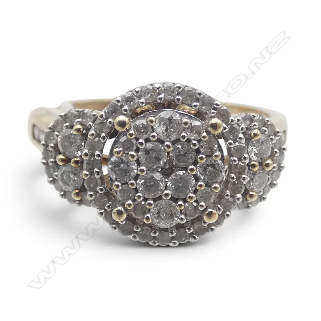 9CT GOLD AND DIAMOND CLUSTER HALO RING 4.30gms SIZE U Image 1++