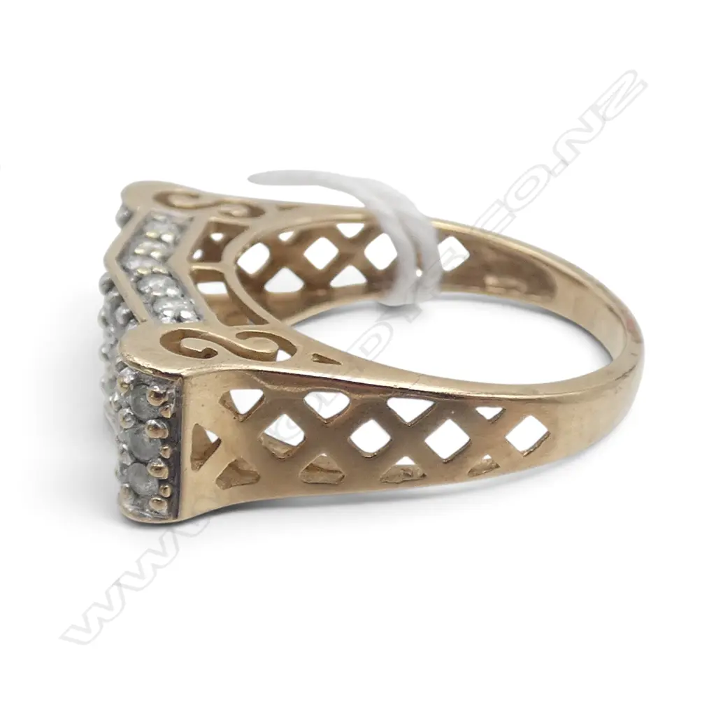 9CT Y/GOLD SHAPED THREE ROW DIAMOND DESIGNER RING 4.25gms SIZE N1/2 Image 1++