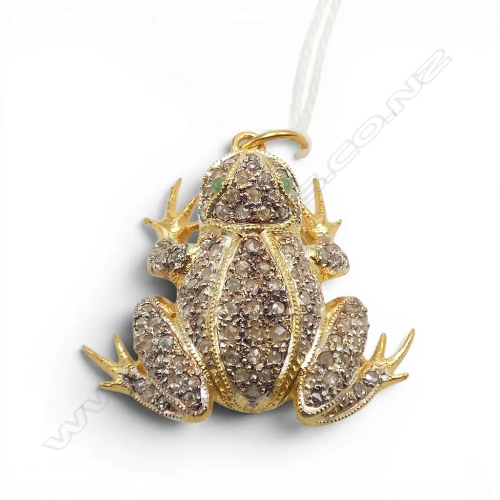 SILVER GILT DIAMOND AND EMERALD FROG PENDANT 14CT GOLD BALE Image 1++