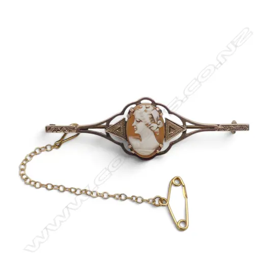 9ct CAMEO BAR BROOCH 3.69gms