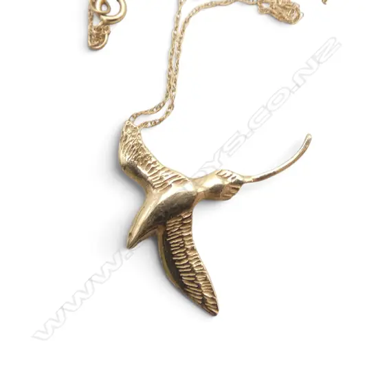 14CT BIRD OF PARADISE PENDANT (1gm) ON 9CT CHAIN (0.3gms)