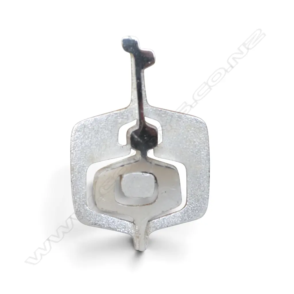 STG SILVER PENDANT 50x33mm 10.5gms Image 1++